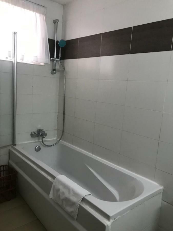Airside Hotel Accra Ngoại thất bức ảnh